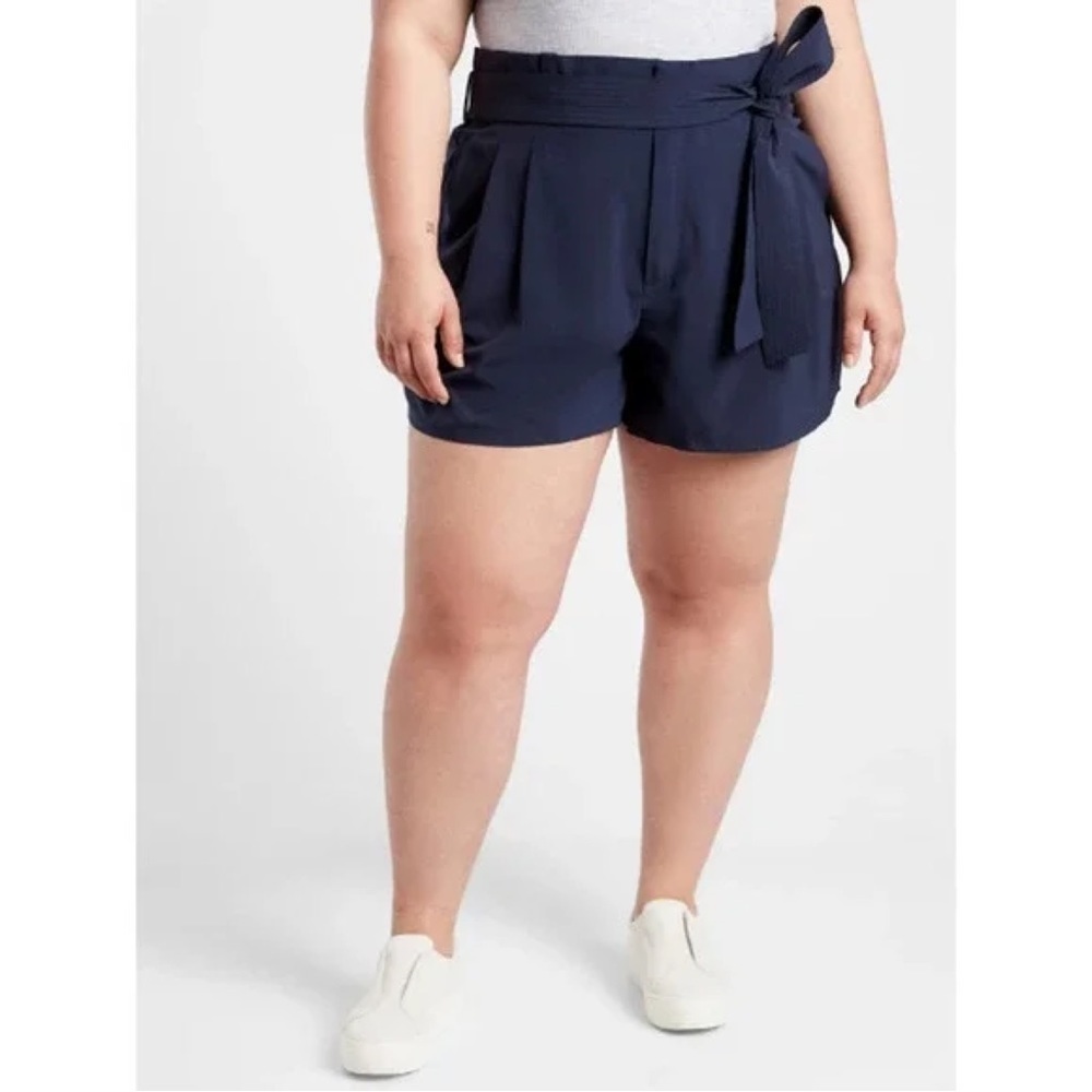 Athleta Navy High Rise Belted Paperbag Waist Skyline Shorts II